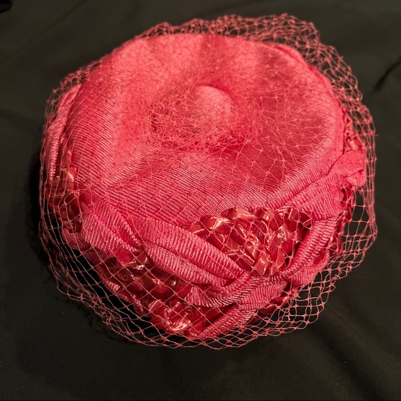Vintage 1960’s Berne Fabric and Straw Pillbox Hat main image 11